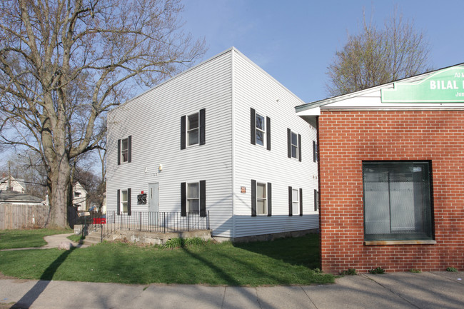 1713 E Main St in Kalamazoo, MI - Building Photo - Building Photo