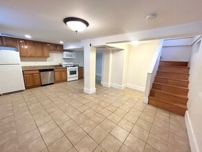 1568 Tremont St, Unit 1 in Boston, MA - Foto de edificio - Building Photo