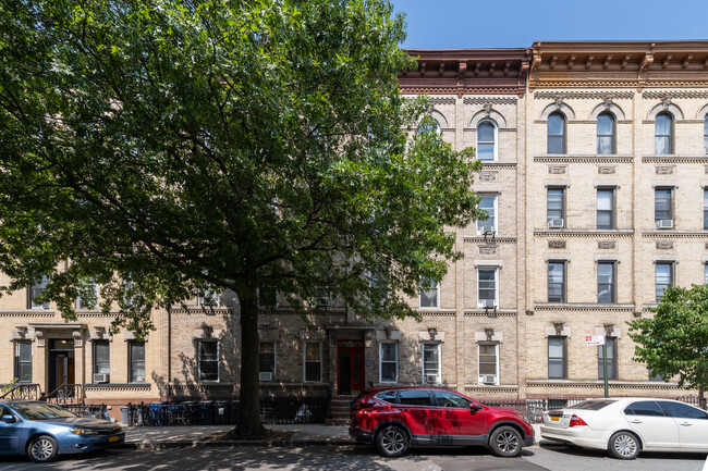 155 Newton St in Brooklyn, NY - Building Photo - Building Photo