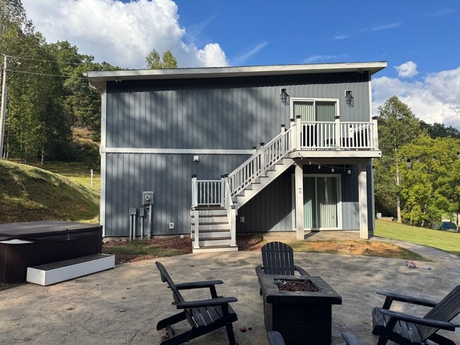 3402 Birds Creek Rd in Sevierville, TN - Building Photo - Building Photo