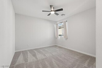 8957 Faxom St in Las Vegas, NV - Building Photo - Building Photo