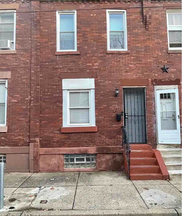 3127 N Bambrey St in Philadelphia, PA - Building Photo