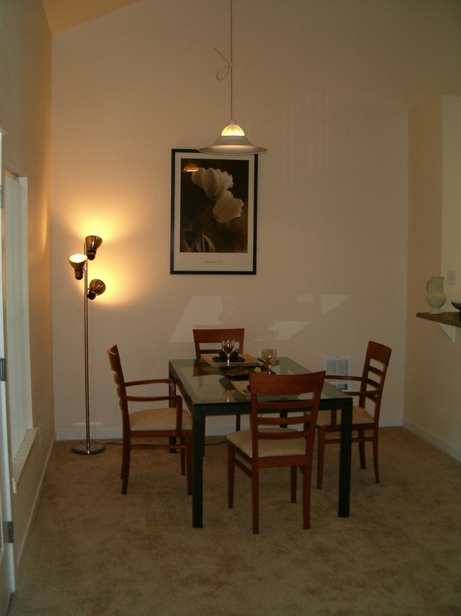 Commons at Sylvan Highlands Apartments in Portland, OR - Building Photo - Building Photo