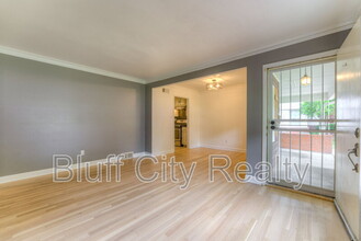 4560 Boyce Rd in Memphis, TN - Foto de edificio - Building Photo
