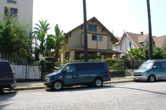 923-935 S Kenmore Ave in Los Angeles, CA - Building Photo - Building Photo