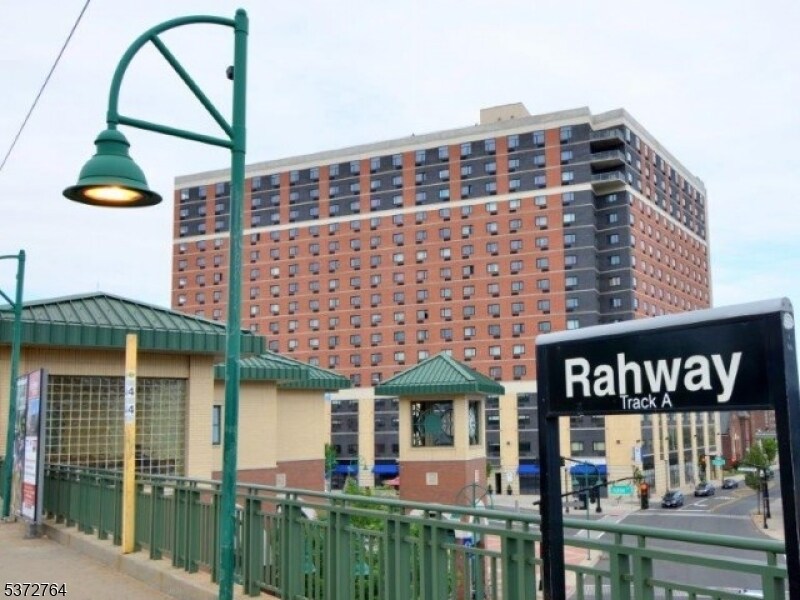1 Carriage City Plz in Rahway, NJ - Building Photo