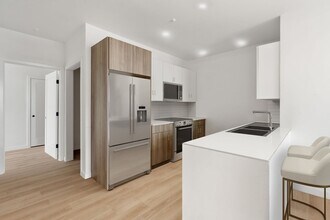 34 Centre St in Brookline, MA - Building Photo - Building Photo