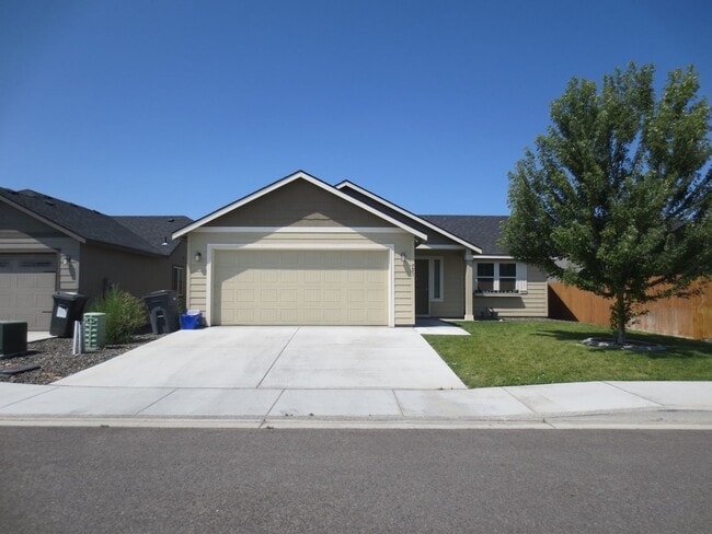 property at 751 N Williams St