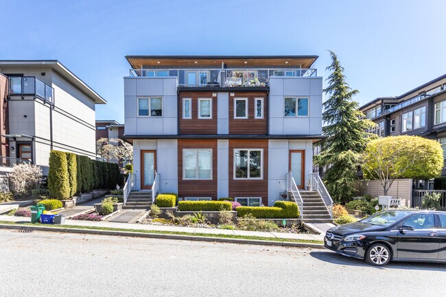 2324 Western Av in North Vancouver, BC - Building Photo - Building Photo