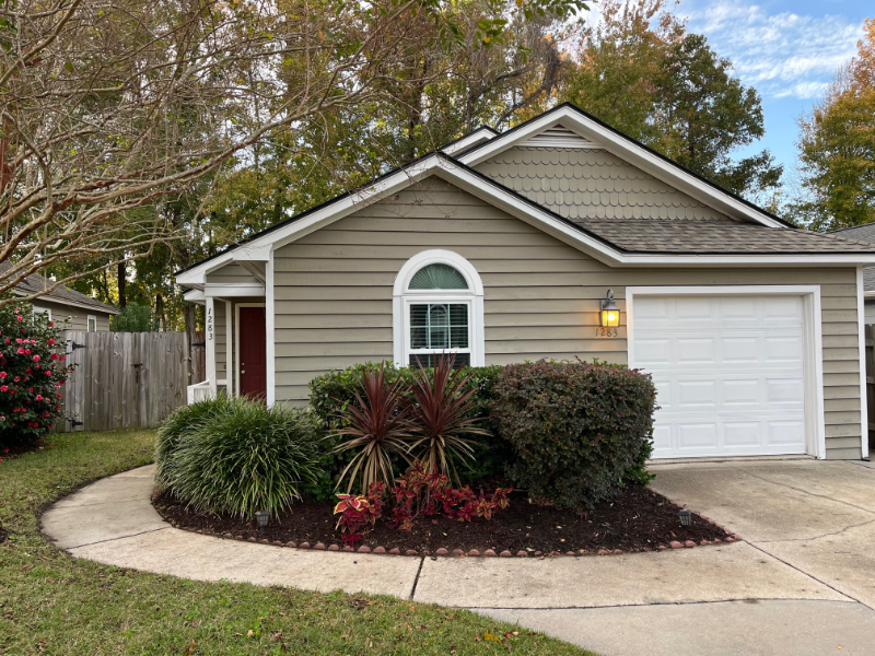 1283 Llewellyn Rd in Mount Pleasant, SC - Building Photo