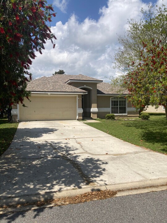 1713 S Summer Ridge Ct in St. Augustine, FL - Foto de edificio