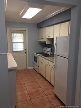 2404 NE 33rd Ave-Unit -8 in Fort Lauderdale, FL - Building Photo - Building Photo