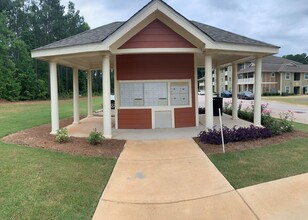 Abbey Glen Apartment Homes in West Point, GA - Foto de edificio - Building Photo