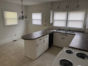 2311 Woodview Rd in Kinston, NC - Building Photo - Building Photo