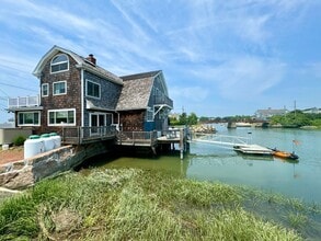 179 Prospect Ave in Guilford, CT - Foto de edificio - Building Photo