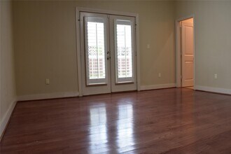 5515 Petty St in Houston, TX - Building Photo - Building Photo