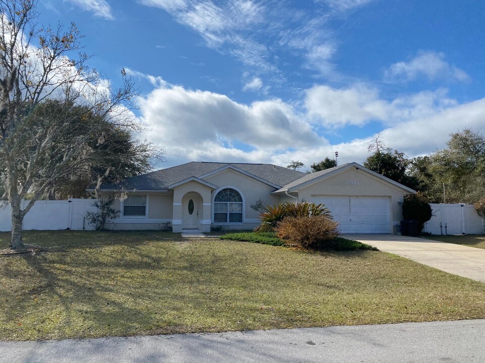 14960 SW 28th Terrace Rd in Ocala, FL - Foto de edificio