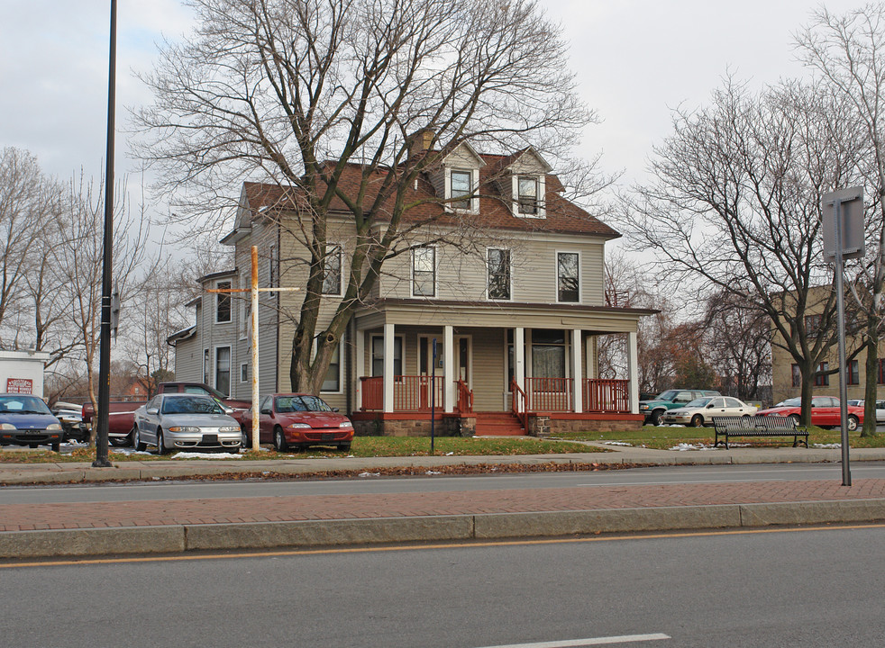 480 Lake Ave in Rochester, NY - Building Photo