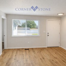 3317 N Maple Grove Rd in Boise, ID - Building Photo - Building Photo