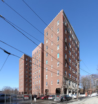 Trinity Apartments in Waterbury, CT - Building Photo