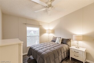 1726 Cape Hatteras Dr in Naples, FL - Building Photo - Building Photo