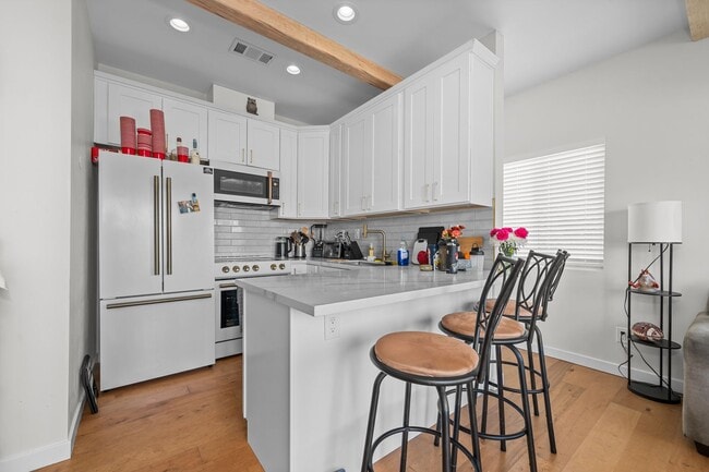 property at 5338 Hewlett Dr