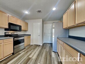 5617 Victory Gallop Dr in Austin, TX - Foto de edificio - Building Photo