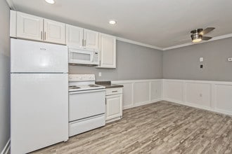 1102 N Hillside Dr in Charleston, SC - Building Photo - Building Photo