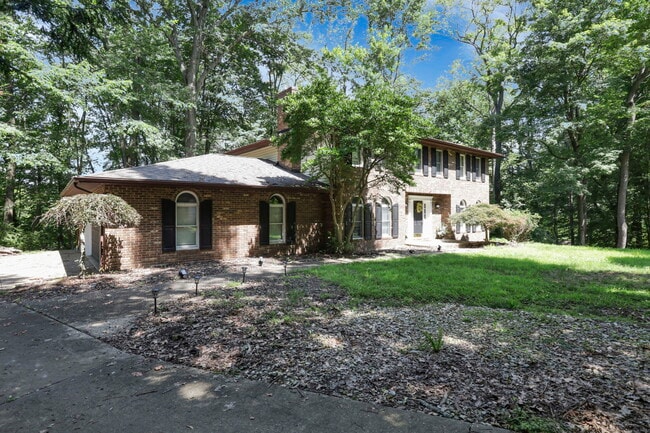 955 Eastward Cir in Zanesville, OH - Building Photo - Building Photo