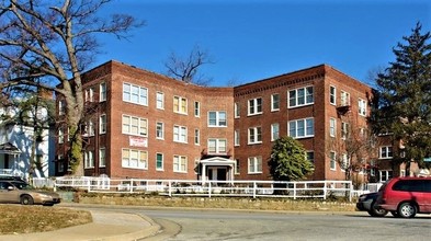 Walbrook Apartments in Baltimore, MD - Foto de edificio - Building Photo