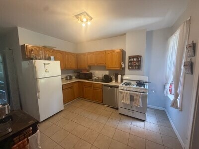 1797 Beacon St, Unit 2 in Brookline, MA - Building Photo - Building Photo