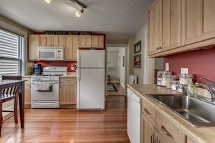 71 Euston Rd, Unit 1 in Boston, MA - Building Photo