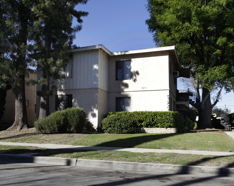 6453 Shirley Ave in Reseda, CA - Building Photo