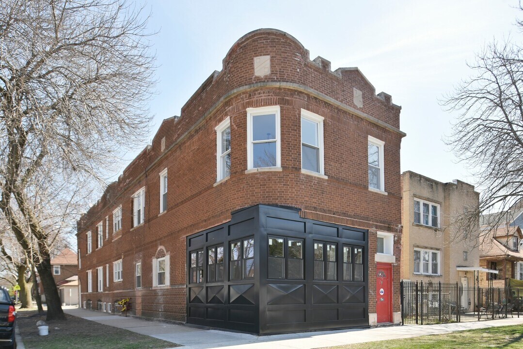 3549 W Berteau Ave in Chicago, IL - Building Photo
