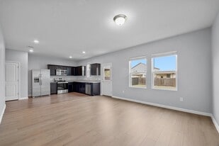 320 Bell Rings Dr in Jarrell, TX - Building Photo