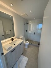 137 NW 31st St, Unit B1 in Miami, FL - Foto de edificio - Building Photo