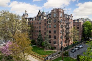 Broadpark Lodge in White Plains, NY - Building Photo