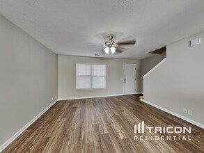 2240 Crescent Valley Ln in Nashville, TN - Building Photo - Building Photo