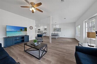 1011 S Armstrong Ave in Denison, TX - Building Photo - Building Photo