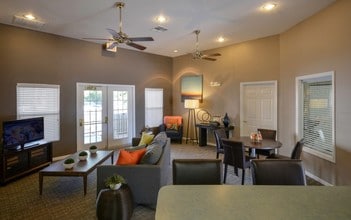 Oak Glen Apartments in Orlando, FL - Building Photo - Building Photo