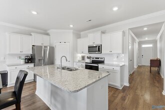 7005 Nearpath Dr NW in Huntsville, AL - Building Photo - Building Photo