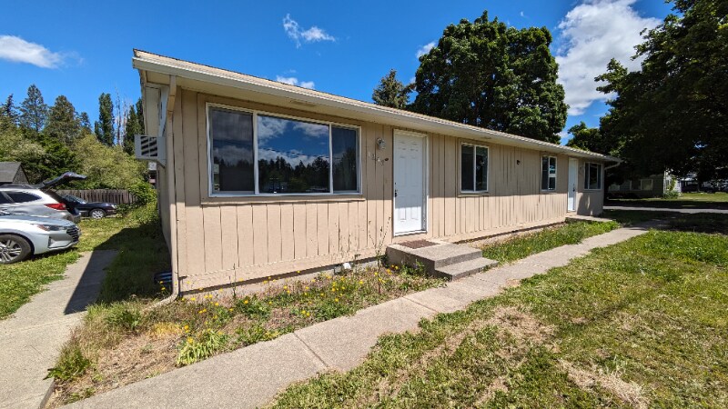 1243 Hanson Ave in Moscow, ID - Building Photo