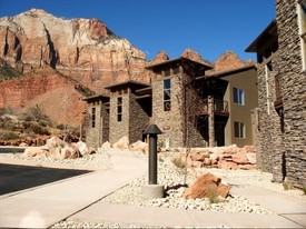 Redhawk Apartments in Springdale, UT - Building Photo