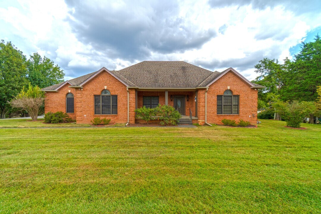 107 Geers Ct in Lebanon, TN - Building Photo