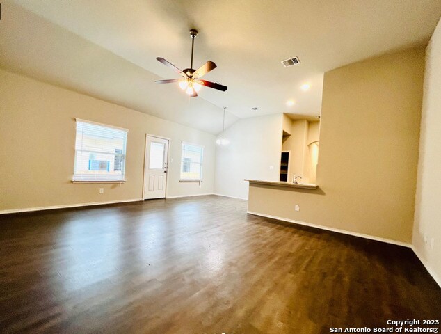 9208 Groff Lndg in Converse, TX - Building Photo - Building Photo