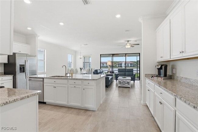 12020 Arbor Trace Dr in Ft. Myers, FL - Building Photo - Building Photo