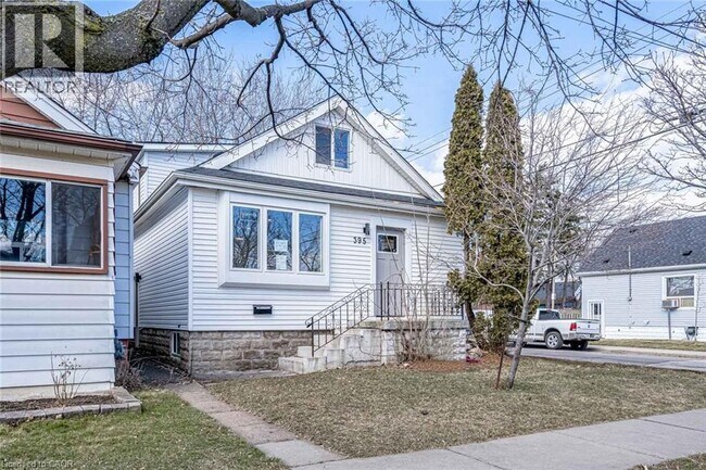 395 Paling Ave in Hamilton, ON - Building Photo - Building Photo