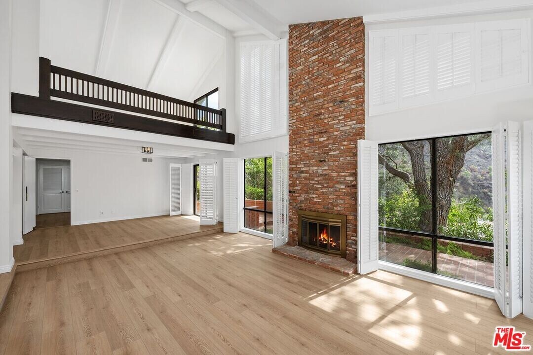 1317 Avenida de Cortez in Los Angeles, CA - Building Photo