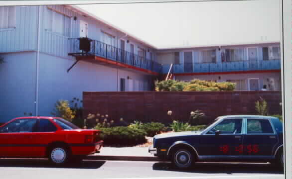 1721 Marco Polo Way in Burlingame, CA - Building Photo