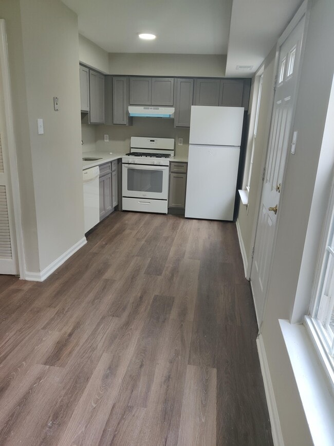 2741 Titan St in Philadelphia, PA - Building Photo - Building Photo